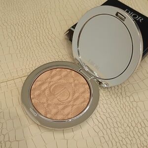 💋 DIOR FOREVER GLOW *NEW